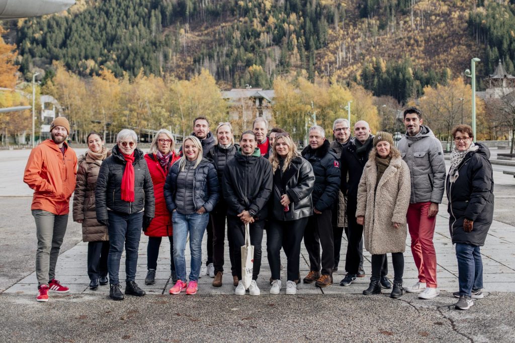 photo de l'équipe Hospitali-T debout