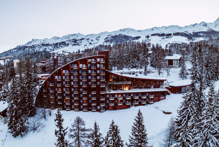 facade de l'hôtel Altezza aux arcs 1800