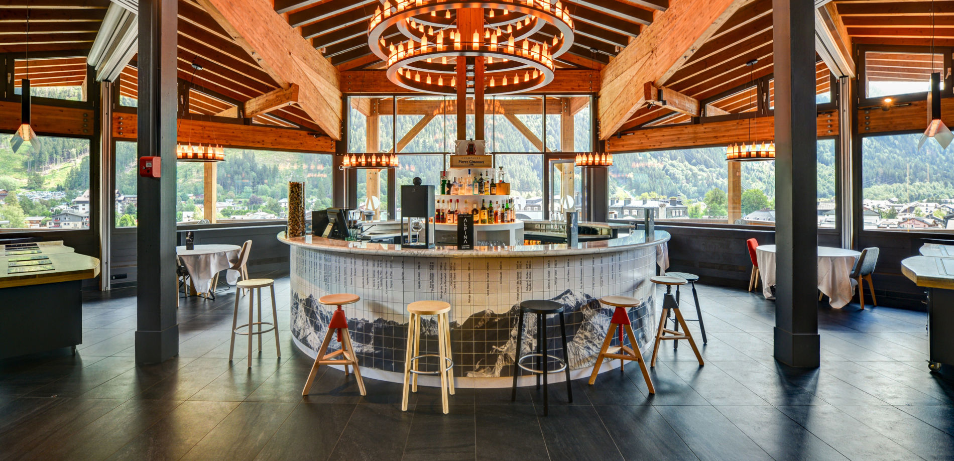 Photo du bar du restaurant de l'hôtel alpina du groupe Best Mont Blanc