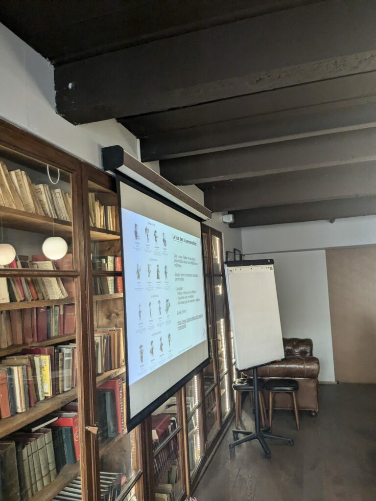 écran salle de réunion èhôtel collection écran projeté lors d'une formation èhôtel collection