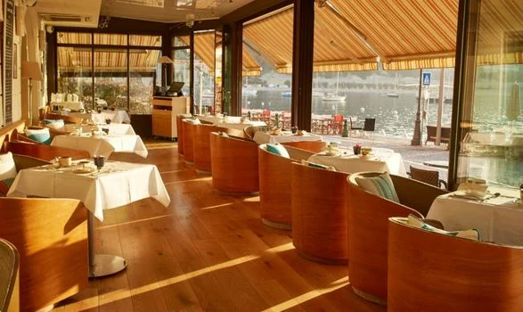 welcome-hotel-villefranche-sur-mer-050-05245-600x350 vue du restaurant du welcome hotel de villefranche sur mer